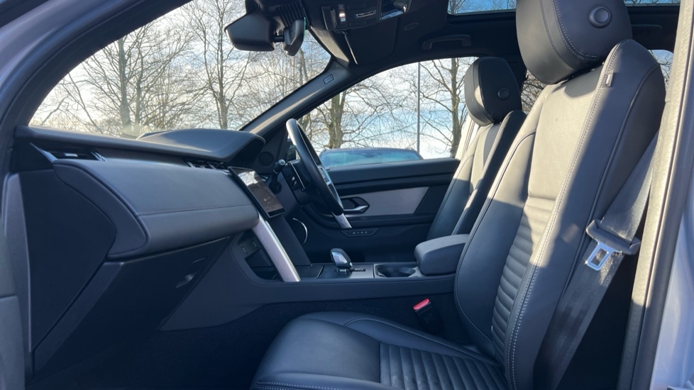 Used Land Rover Discovery Sport 2025 for sale - 76804081: Photo 3