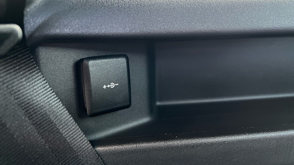 Used Land Rover Discovery Sport 2025 for sale - 76804081: Photo 57