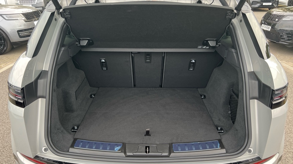 Used Land Rover Range Rover Evoque 2025 for sale - 76145823: Photo 10