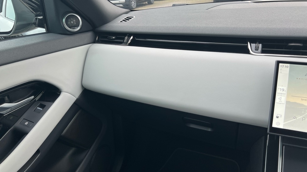 Used Land Rover Range Rover Evoque 2025 for sale - 76145823: Photo 23