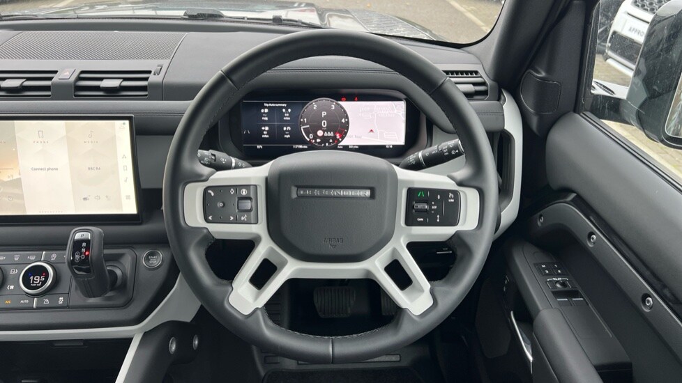 Used Land Rover Defender 2025 for sale - 76602879: Photo 15