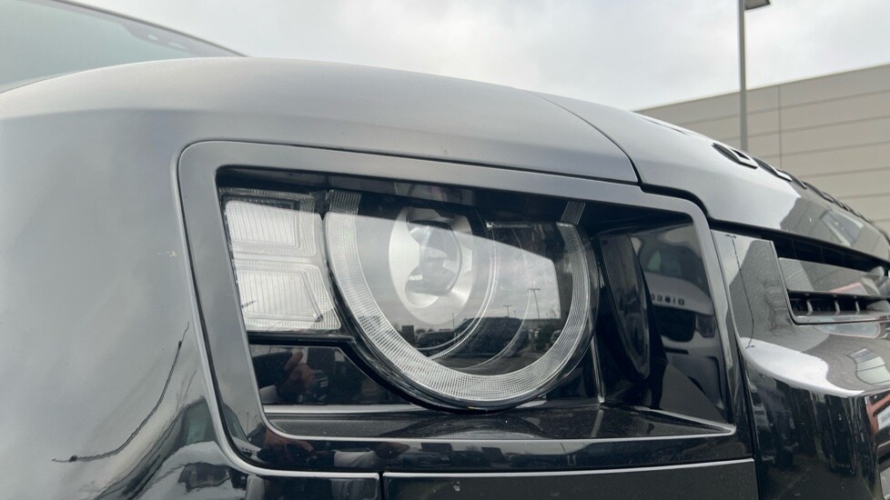 Used Land Rover Defender 2025 for sale - 76602879: Photo 17