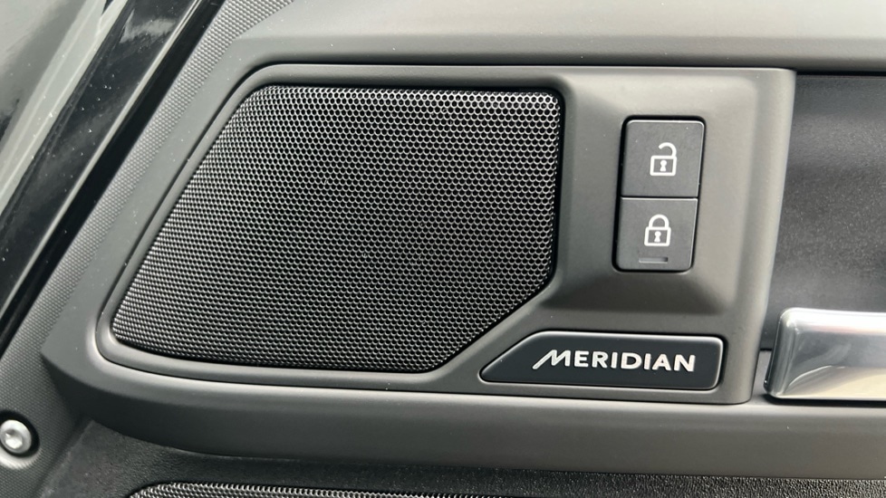 Used Land Rover Defender 2025 for sale - 76602879: Photo 54