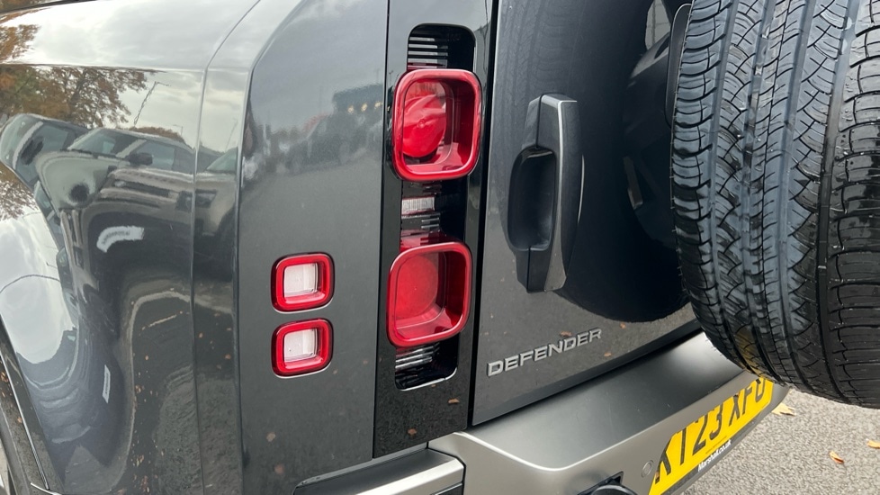 Used Land Rover Defender 2023 for sale - 76664534: Photo 19
