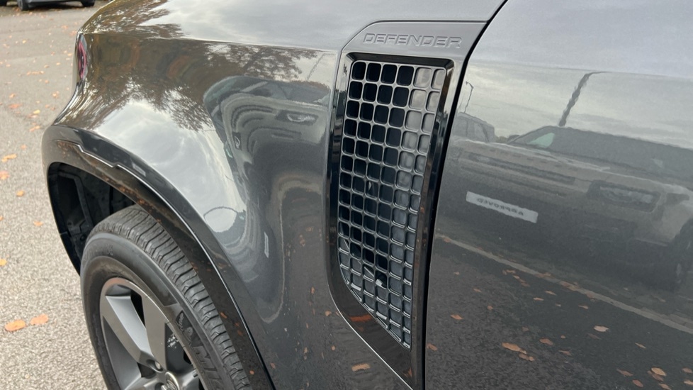 Used Land Rover Defender 2023 for sale - 76664534: Photo 20