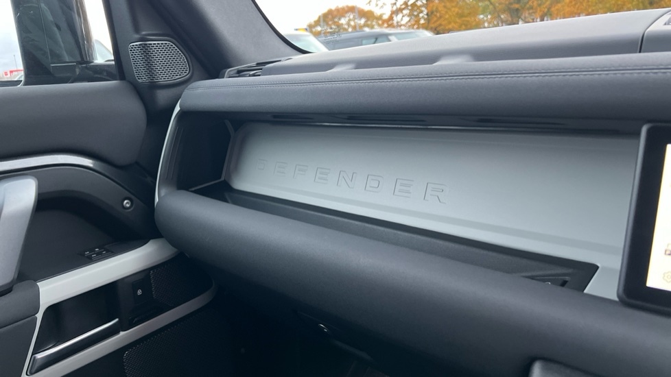 Used Land Rover Defender 2023 for sale - 76664534: Photo 22