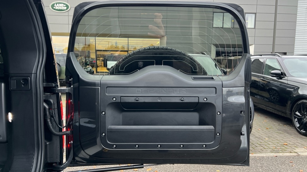 Used Land Rover Defender 2023 for sale - 76664534: Photo 23