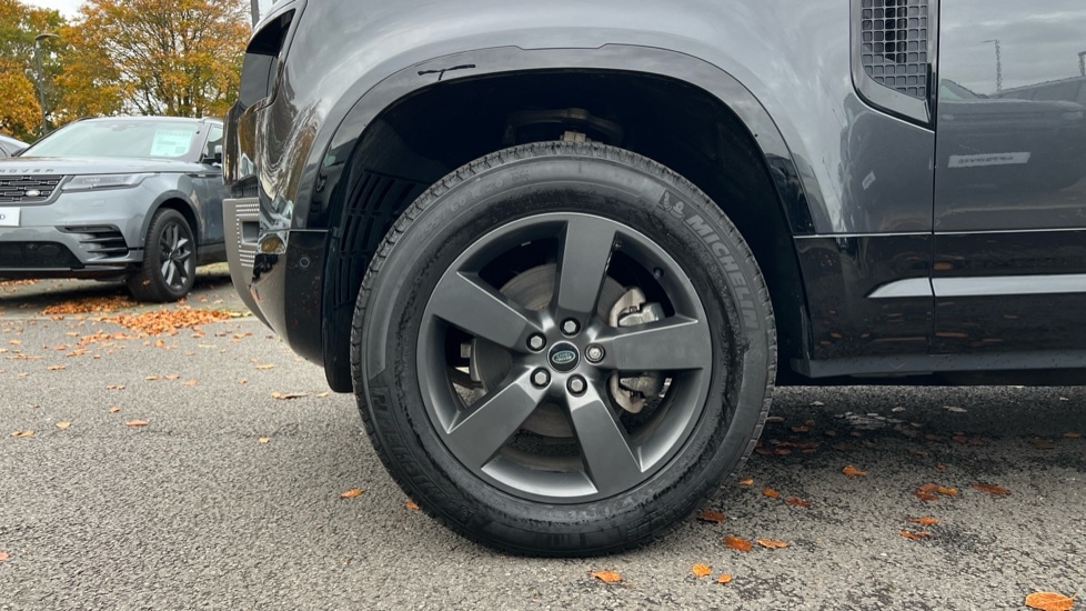 Used Land Rover Defender 2023 for sale - 76664534: Photo 31