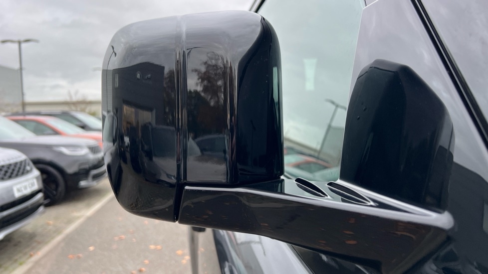 Used Land Rover Defender 2023 for sale - 76664534: Photo 38