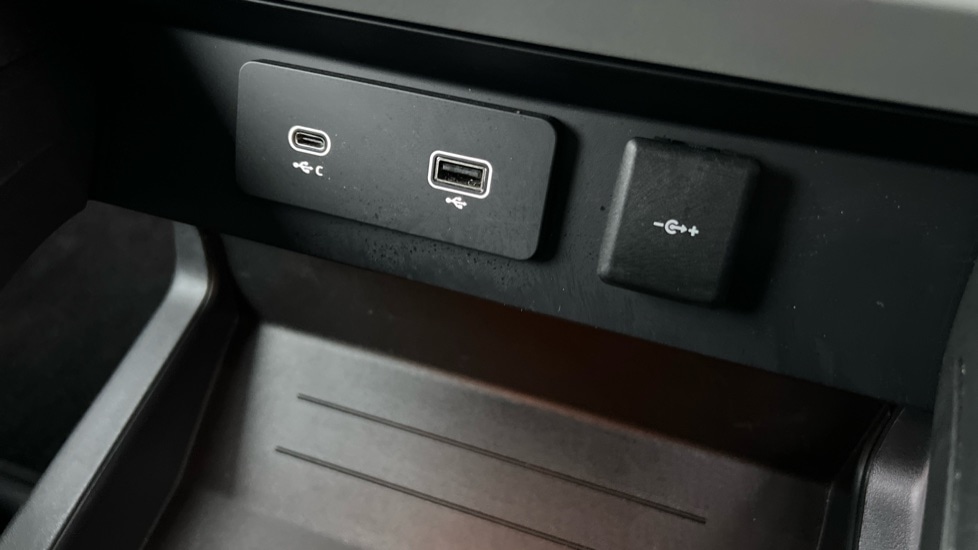 Used Land Rover Defender 2023 for sale - 76664534: Photo 45