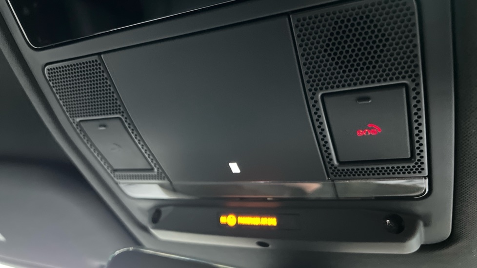 Used Land Rover Defender 2023 for sale - 76664534: Photo 46