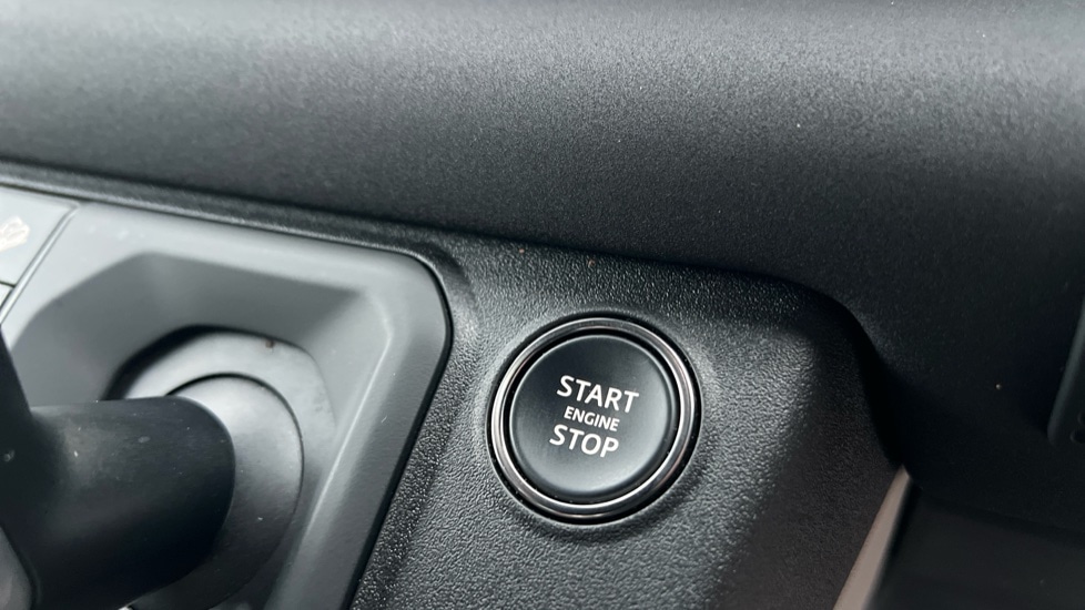 Used Land Rover Defender 2023 for sale - 76664534: Photo 48