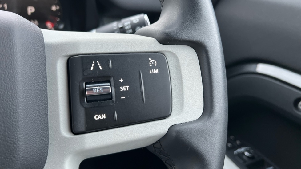 Used Land Rover Defender 2023 for sale - 76664534: Photo 56