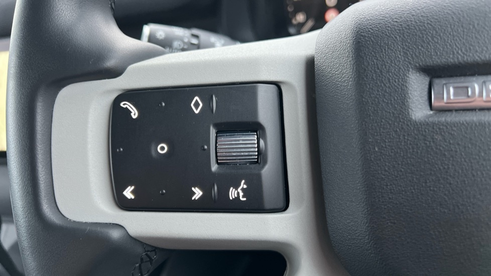 Used Land Rover Defender 2023 for sale - 76664534: Photo 57