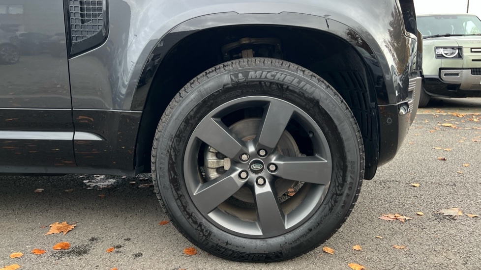 Used Land Rover Defender 2023 for sale - 76664534: Photo 8