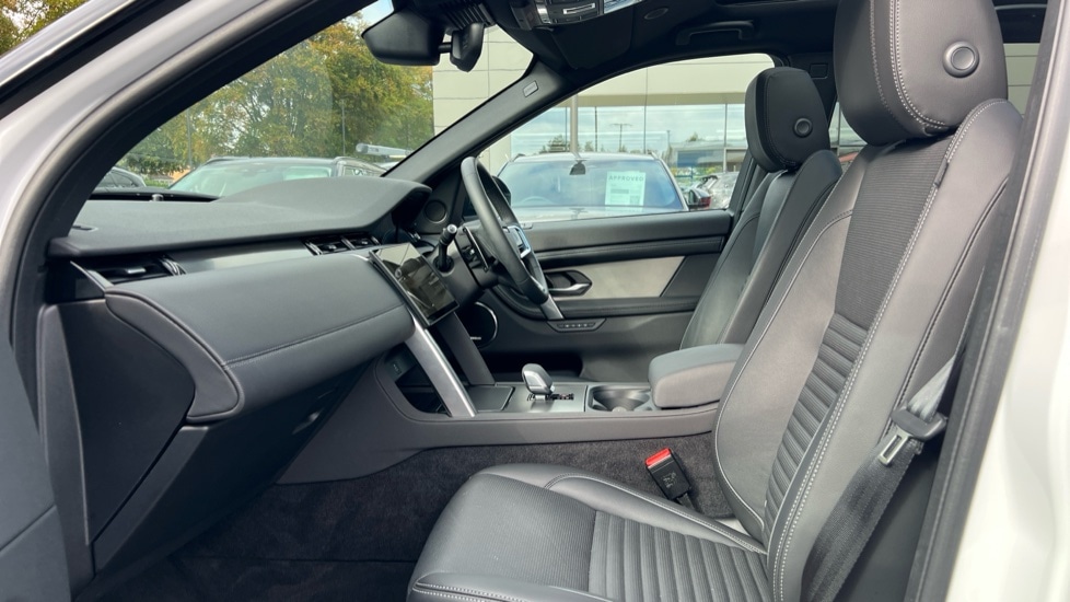 Used Land Rover Discovery Sport 2025 for sale - 76914989: Photo 3
