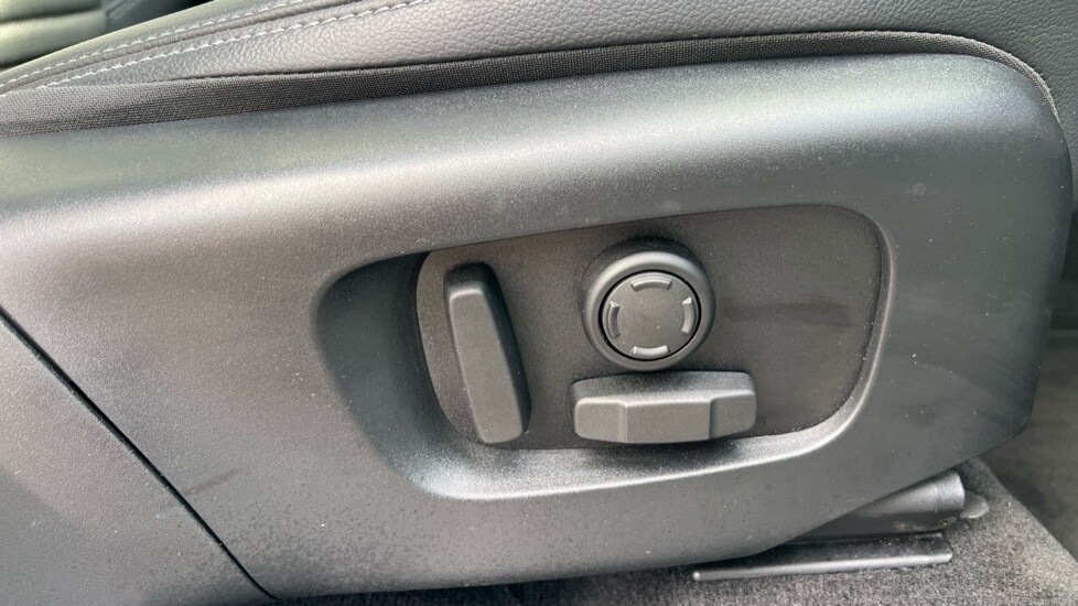 Used Land Rover Discovery Sport 2025 for sale - 76914989: Photo 39