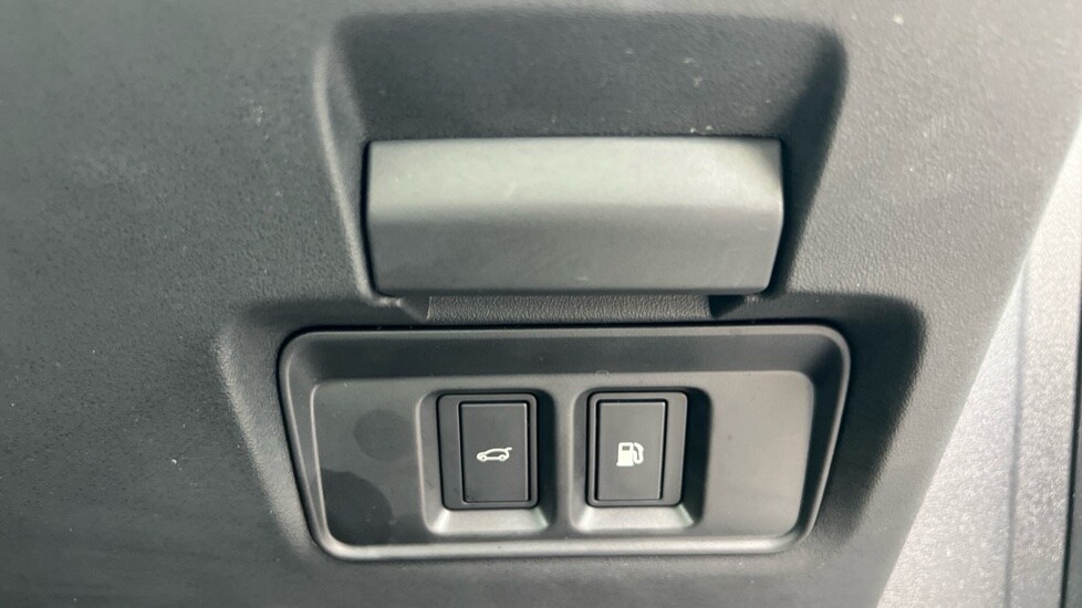 Used Land Rover Discovery Sport 2025 for sale - 76914989: Photo 45