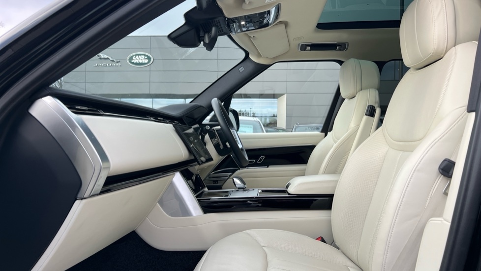Used Land Rover Range Rover 2024 for sale - 76927993: Photo 3