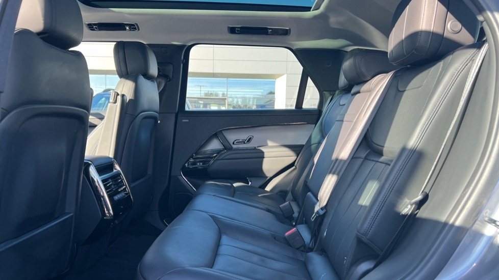 Used Land Rover Range Rover Sport 2023 for sale - 76623505: Photo 4