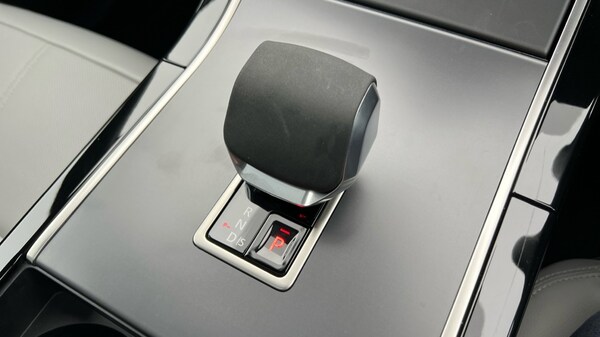 Used Land Rover Range Rover Velar 2023 for sale - 76116880: Photo 13