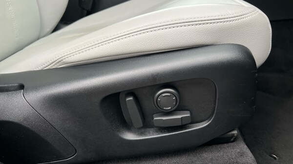 Used Land Rover Range Rover Velar 2023 for sale - 76116880: Photo 39