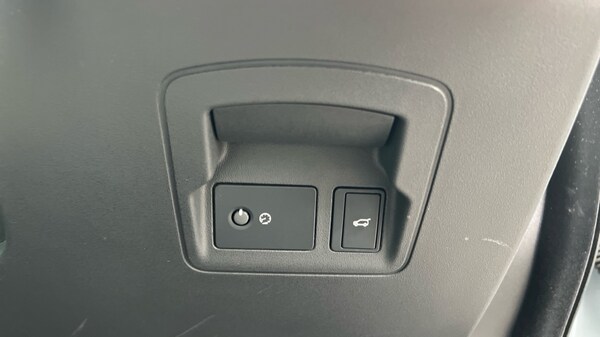 Used Land Rover Range Rover Velar 2023 for sale - 76116880: Photo 46