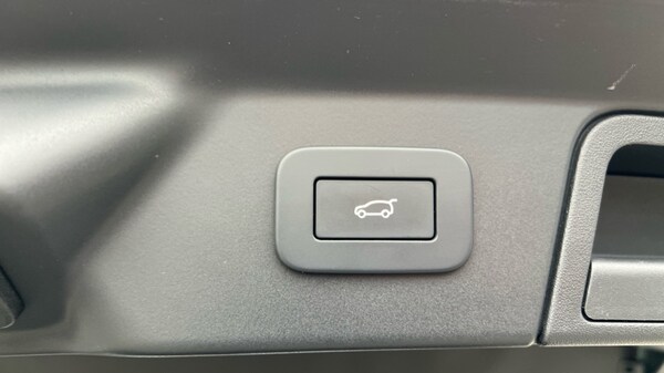 Used Land Rover Range Rover Velar 2023 for sale - 76116880: Photo 54