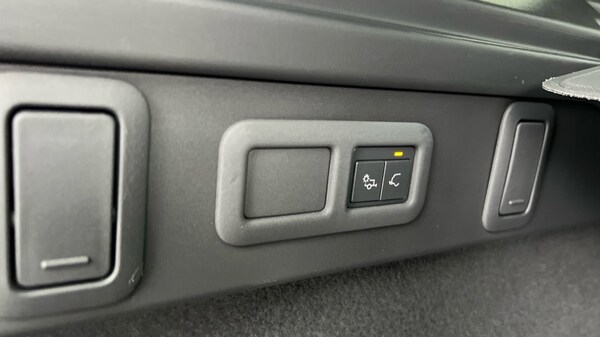 Used Land Rover Range Rover Velar 2023 for sale - 76116880: Photo 57