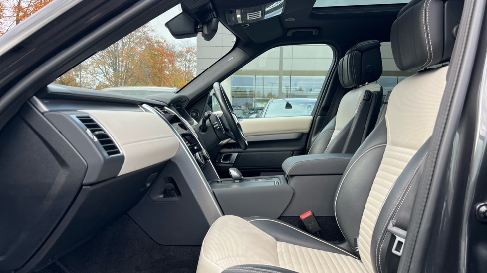 Used Land Rover Discovery 2022 for sale - 76552403: Photo 3