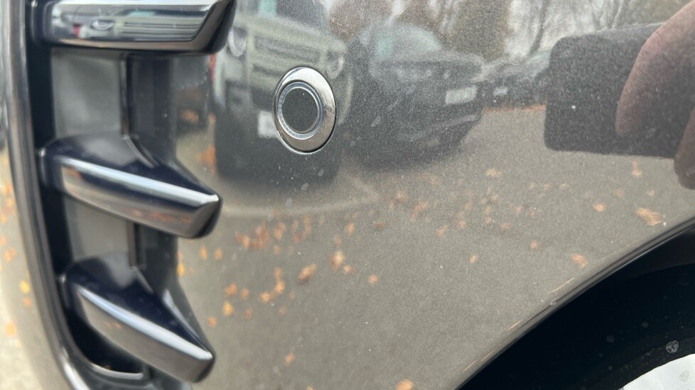 Used Land Rover Discovery 2022 for sale - 76552403: Photo 35