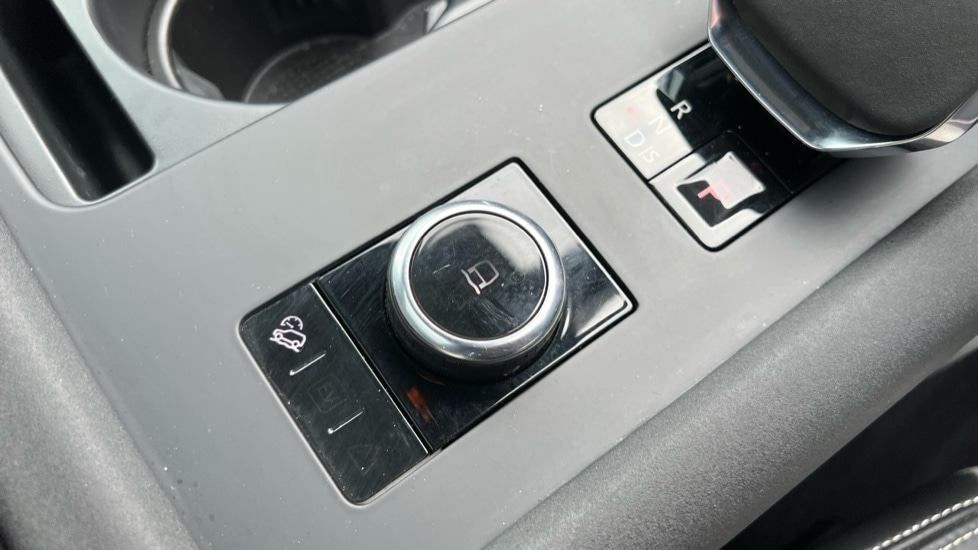 Used Land Rover Discovery 2022 for sale - 76552403: Photo 44