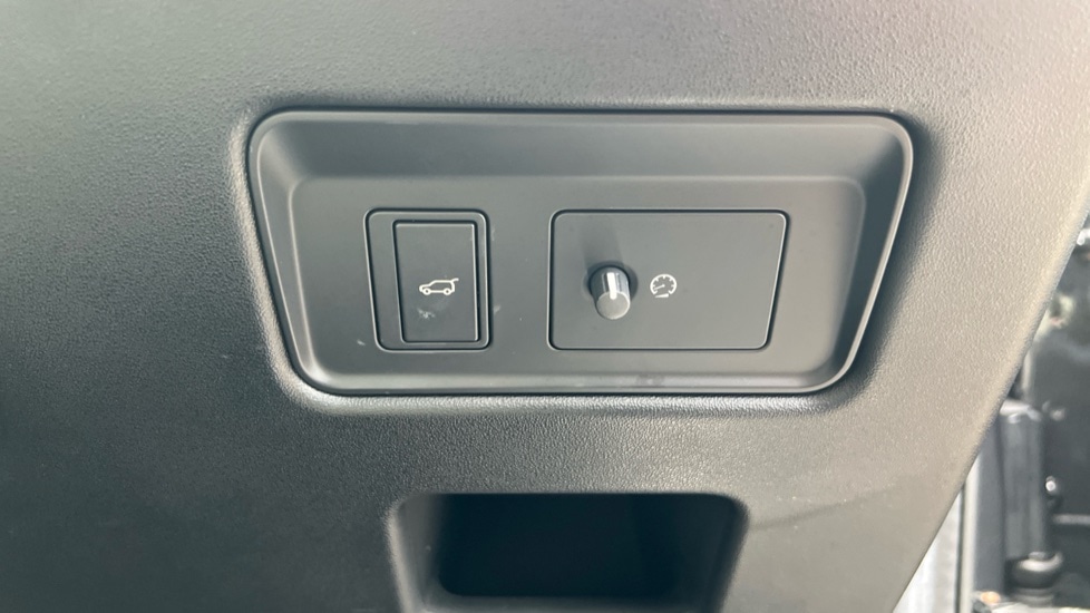 Used Land Rover Discovery 2022 for sale - 76552403: Photo 50