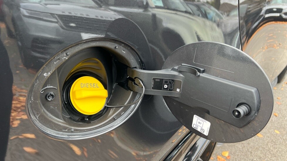 Used Land Rover Discovery 2022 for sale - 76552403: Photo 55