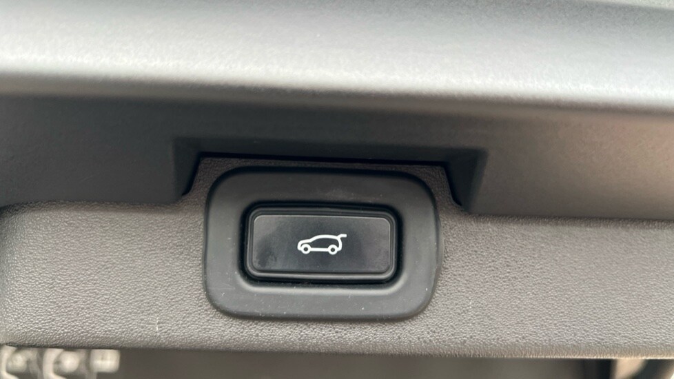 Used Land Rover Discovery 2022 for sale - 76552403: Photo 58