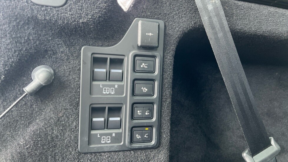 Used Land Rover Discovery 2022 for sale - 76552403: Photo 59