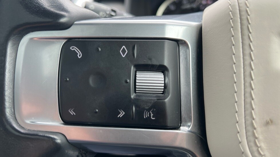 Used Land Rover Discovery 2022 for sale - 76552403: Photo 65