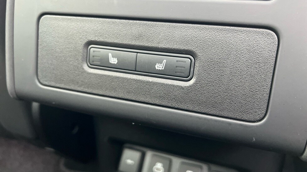 Used Land Rover Discovery 2022 for sale - 76552403: Photo 77