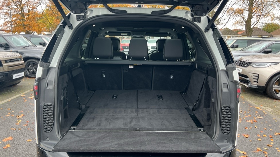 Used Land Rover Discovery 2022 for sale - 76597923: Photo 10