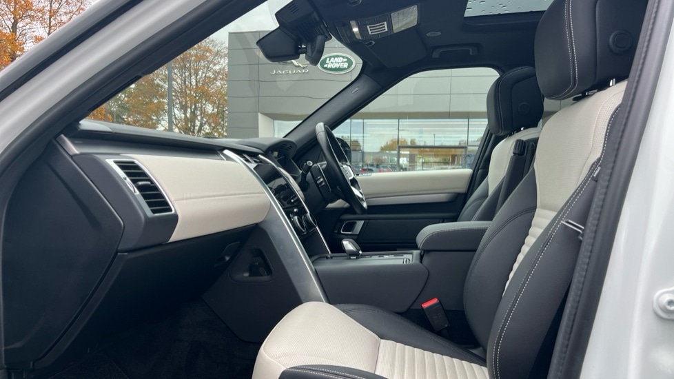 Used Land Rover Discovery 2022 for sale - 76597923: Photo 3