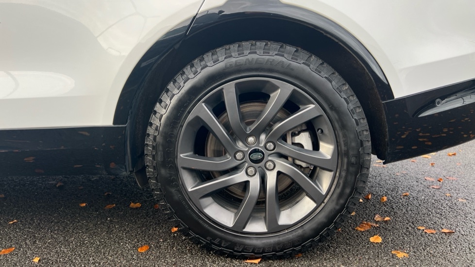 Used Land Rover Discovery 2022 for sale - 76597923: Photo 33