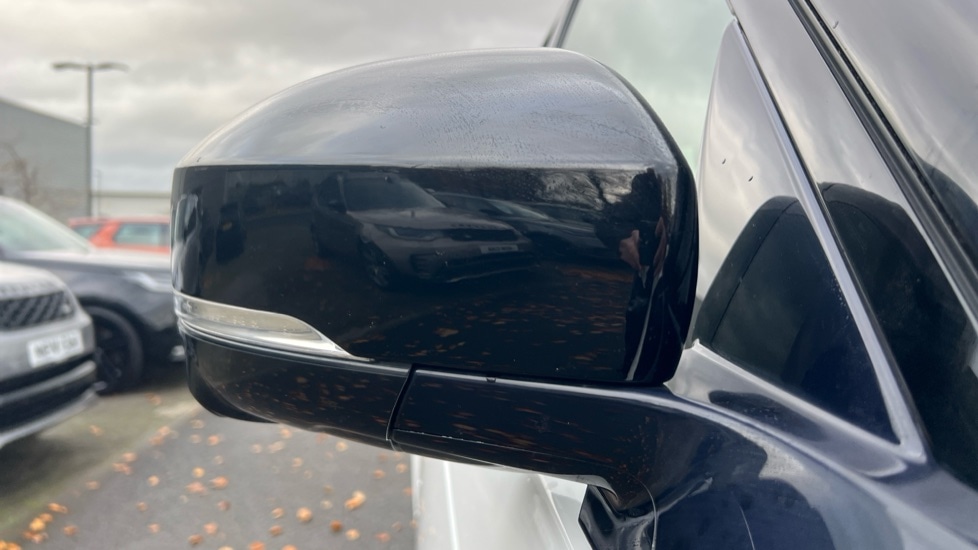 Used Land Rover Discovery 2022 for sale - 76597923: Photo 35