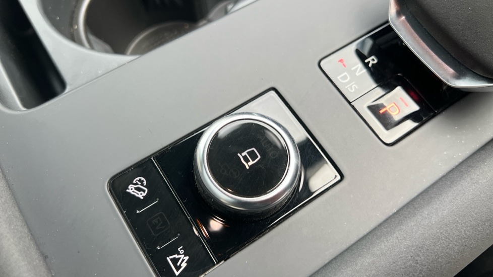 Used Land Rover Discovery 2022 for sale - 76597923: Photo 42