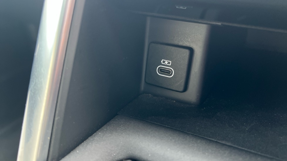 Used Land Rover Discovery 2022 for sale - 76597923: Photo 44