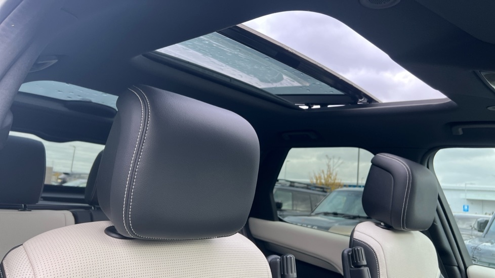 Used Land Rover Discovery 2022 for sale - 76597923: Photo 46