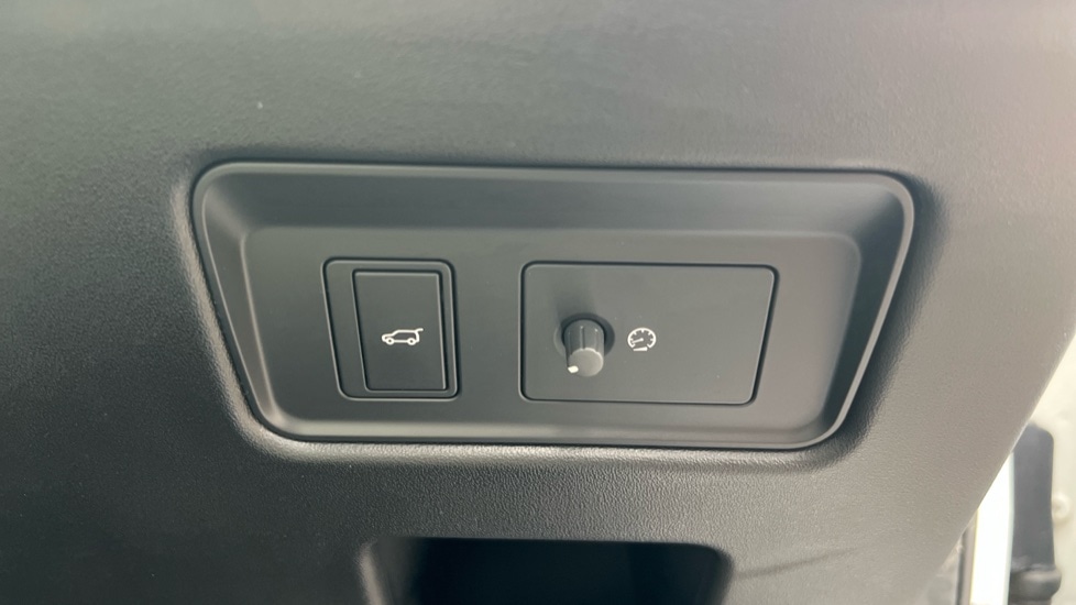 Used Land Rover Discovery 2022 for sale - 76597923: Photo 47