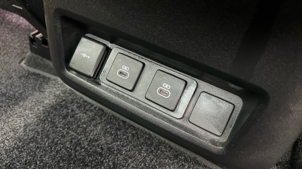 Used Land Rover Discovery 2022 for sale - 76597923: Photo 51