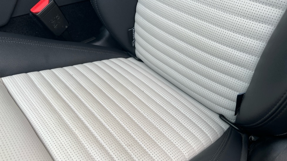 Used Land Rover Discovery 2022 for sale - 76597923: Photo 76