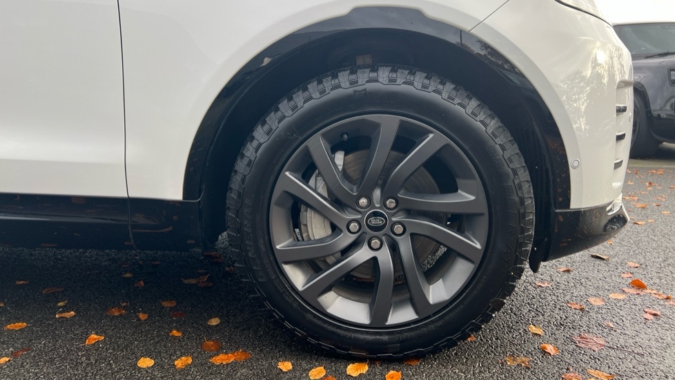 Used Land Rover Discovery 2022 for sale - 76597923: Photo 8