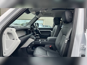 Used Land Rover Defender 2023 for sale - 75580078: Photo